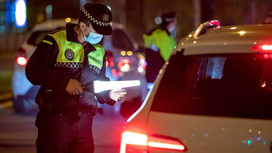 Licitado el contrato de suministro para reponer el vestuario de la Policía Local