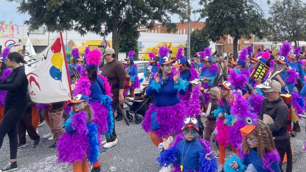 Más de 700 niños inundan de color las calles de Isla Cristina