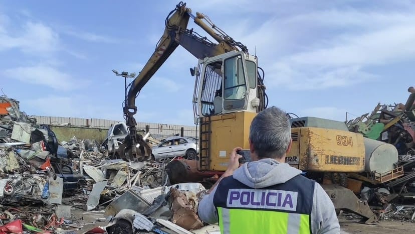 Sancionan a un vertedero y una chatarrería ilegales en Huelva