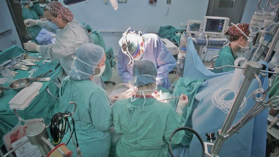 Más de 6.000 pacientes fueron derivados en Huelva para pruebas a la sanidad privada entre julio y octubre de 2022