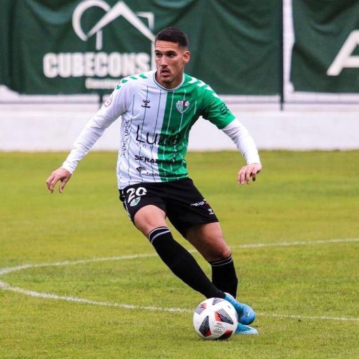 Ale Zambrano: 'Mi padre está disfrutando de que tanto su hijo como el club de su vida estén en lo más alto de la tabla'