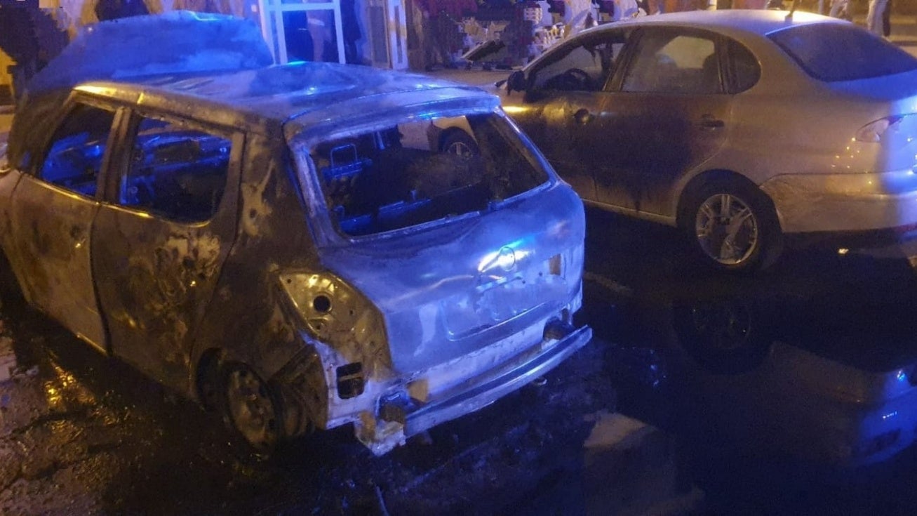 Los vándalos hacen de las suyas en Ayamonte quemando varios vehículos