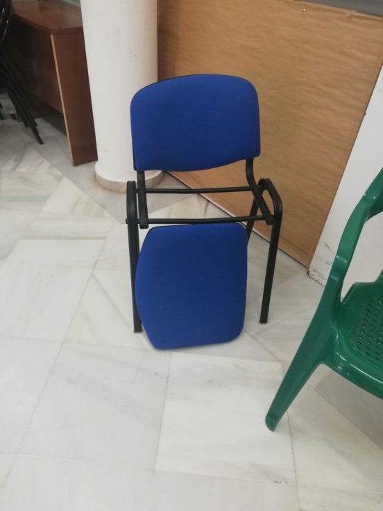 La Asociación de Vecinos de Verdeluz, un basurero improvisado que indigna