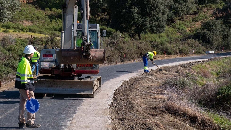 Carreteras más seguras contra la 'Huelva vaciada': arreglos en Las Veredas-Almonaster