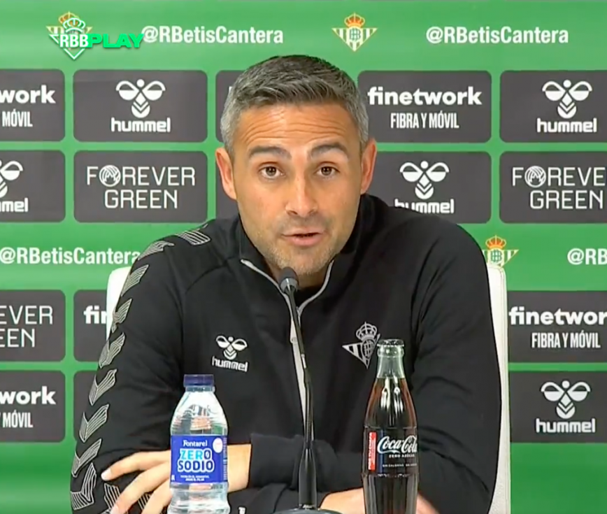 Aitor Martínez: “No recuerdo que el Recre nos tirara a puerta”