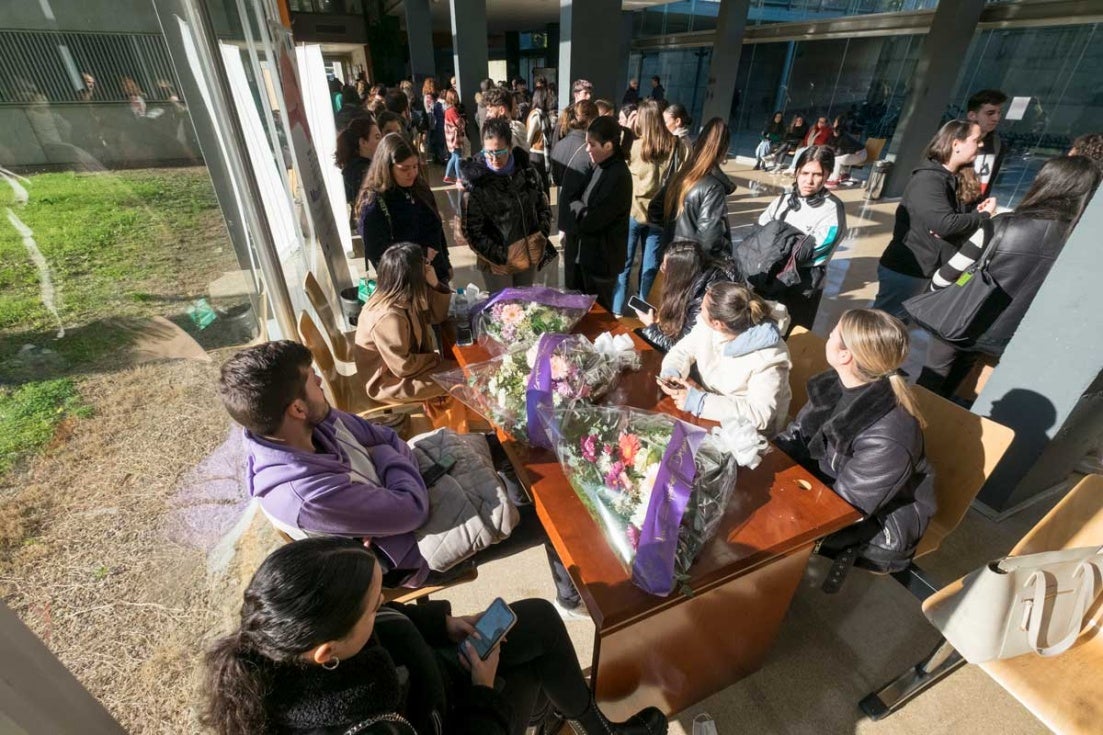La comunidad universitaria enmudece ante la tragedia del piso de estudiantes en Huelva