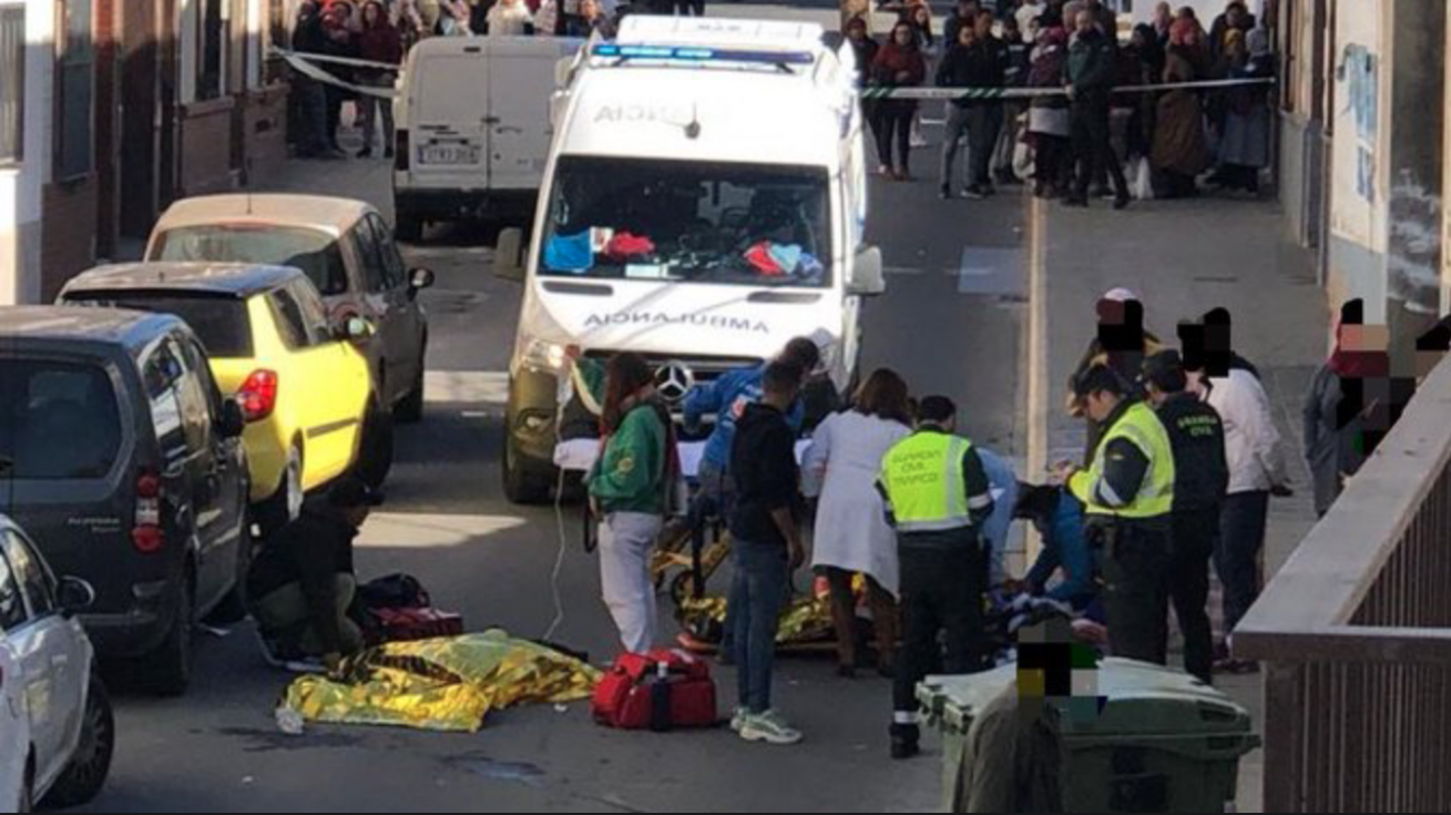Sufre un infarto al volante y atropella a varias personas: le ha sucedido precisamente al conductor de la ambulancia del pueblo