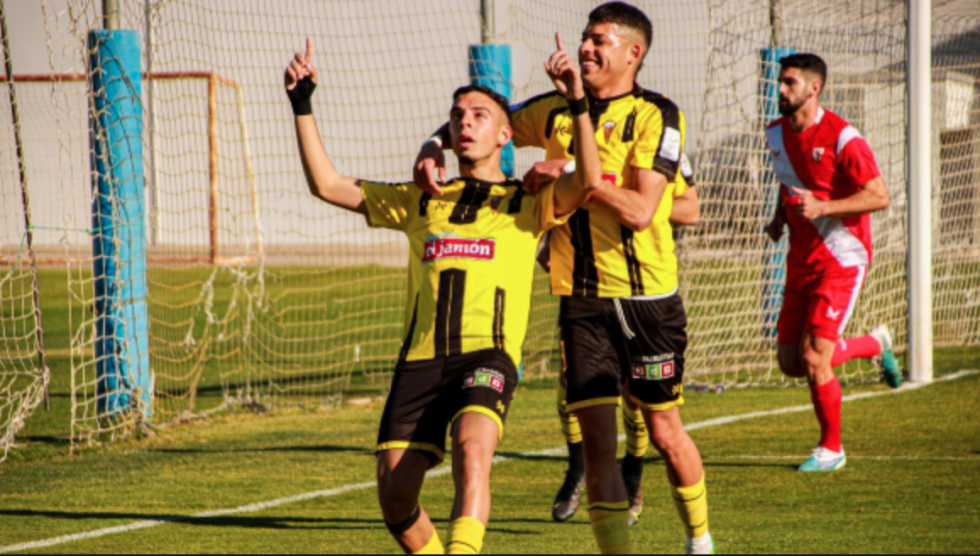El San Roque tumba a un rival directo y sigue de dulce (1-0)