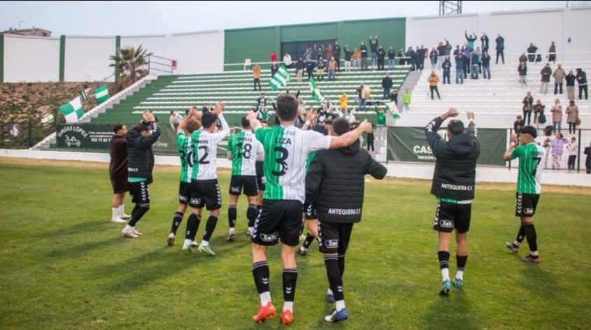 El alcalde de Antequera encabezará 'el mayor desplazamiento de aficionados de la historia del club'