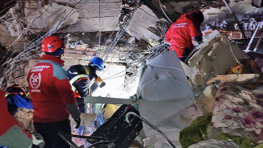 Los bomberos onubenses desplazados a Turquía regresan el lunes tras descartarse que pueda rescatarse a más supervivientes tras el terremoto
