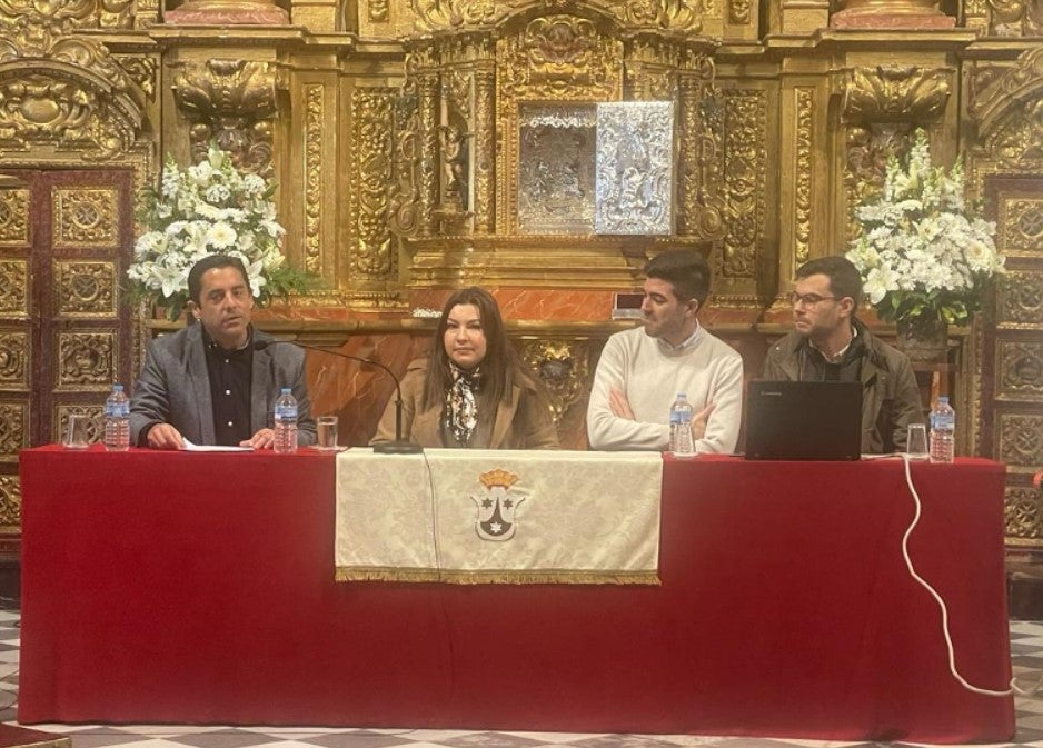 Restauran la imagen de Santa Teresa de Jesús en Villalba del Alcor