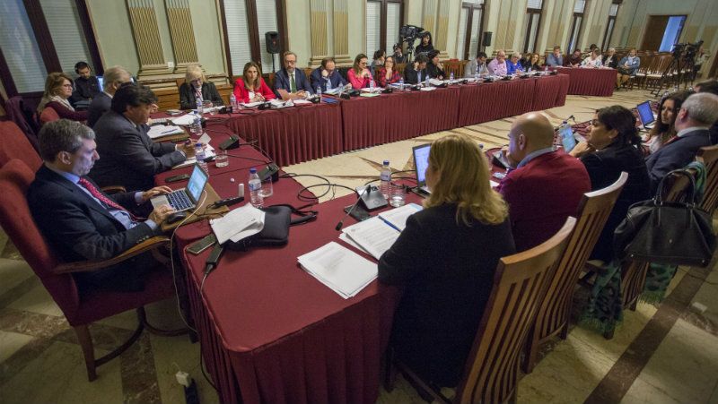 Respaldo unánime a las medidas fiscales en beneficio de familias necesitadas, afectados por plusvalías, ONG y el taxi