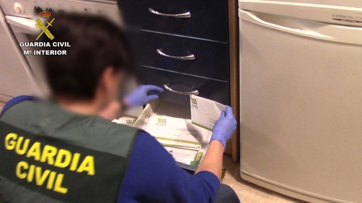 Desarticulan una organización que estafaba a personas que se habían conectado a páginas web de contactos