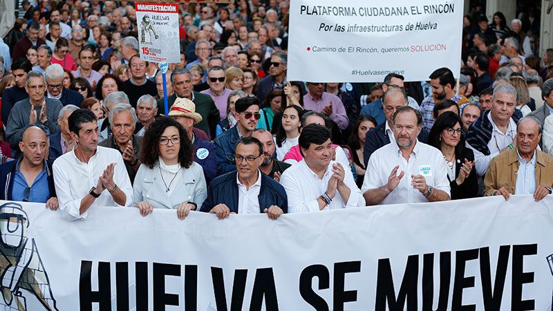 Huelva hace de su indignación movimiento
