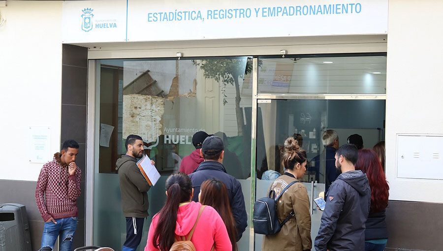 Pilar Marín promete impulsar la administración electrónica para erradicar las colas