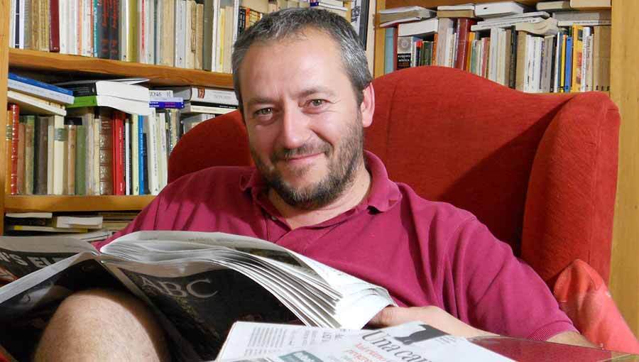 El 'Libro de los silencios', de Francisco Silvera, Premio Andalucía de la Crítica