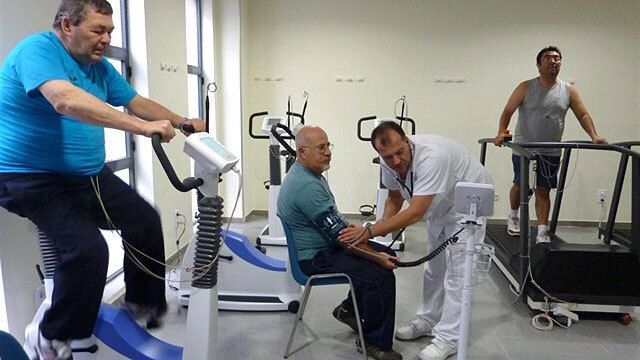 Los pacientes cardiacos onubenses, sin medios