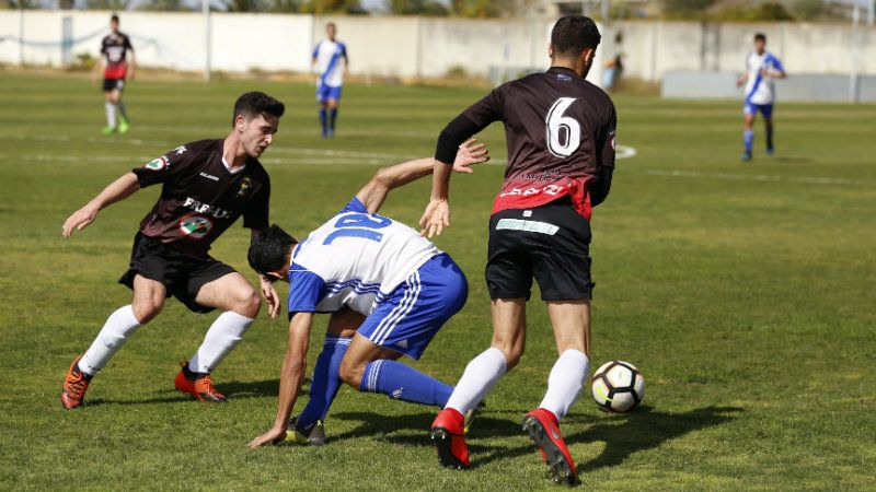 El Atlético Onubense salva un punto en el 94 ante el Pinzón (1-1)