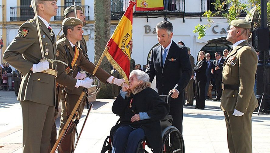 Trescientos civiles juran bandera en La Palma del Condado
