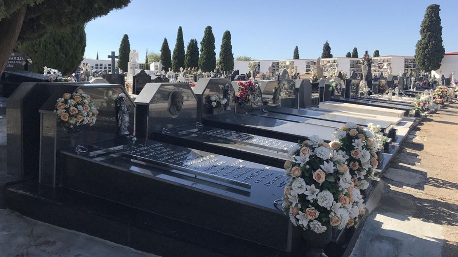 Andalucía limita los sepelios a diez personas e insta a dentistas, ópticos y podólogos a cerrar sus consultas y atender solo las urgencias