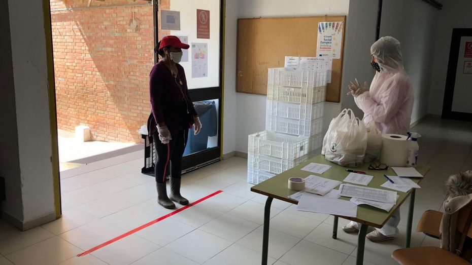 Educación ofrece a partir de hoy tres comidas diarias a los menores en riesgo de exclusión social tras el cierre de los centros