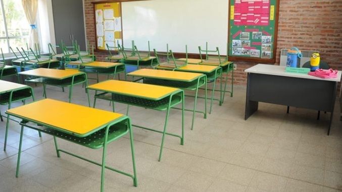 La Junta aplaza el alta de profesores ya contratados la semana pasada