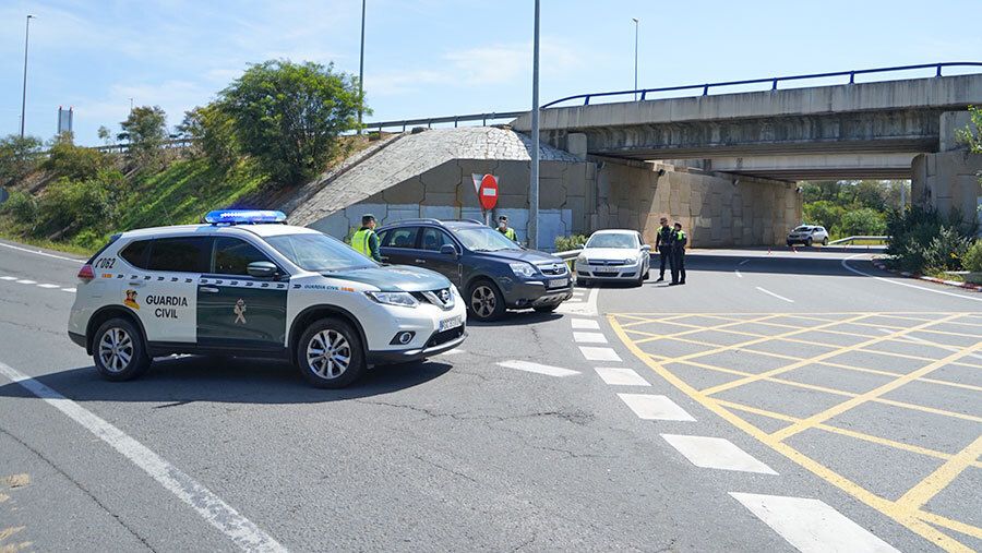 El Ayuntamiento de Ayamonte deja solo un acceso abierto a la localidad para verificar que se cumple el confinamiento