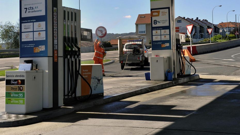 Los bancos mantendrán abiertas sus oficinas y los gasolineros piden unos servicios mínimos para evitar 'la quiebra'