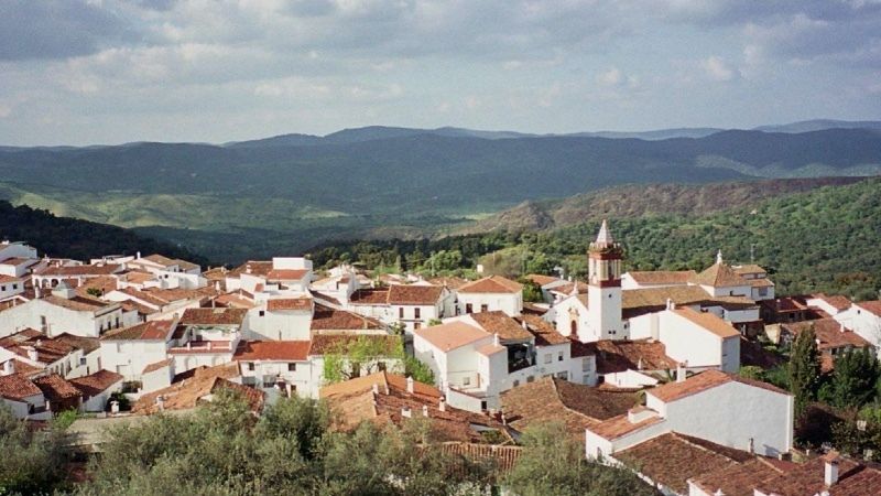 El Ayuntamiento de Encinasola avisa que denunciará a la Guardia Civil a quienes acudan a su segunda residencia