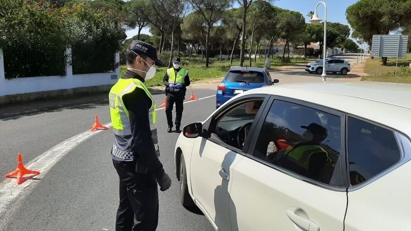 Cartaya intensifica los controles policiales en los accesos a los núcleos costeros