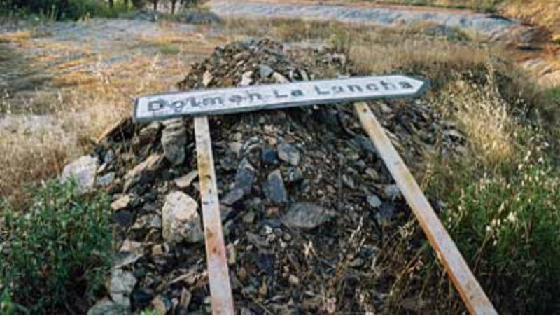 Reclaman a la Consejería de Cultura que rehabilite el dolmen de la Lancha, situado en Nerva