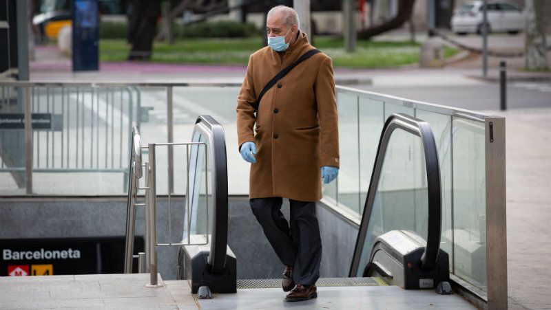 La fiebre es el síntoma más frecuente del coronavirus, el 52% de los pacientes son hombres y la media de edad de los afectados de 51 años
