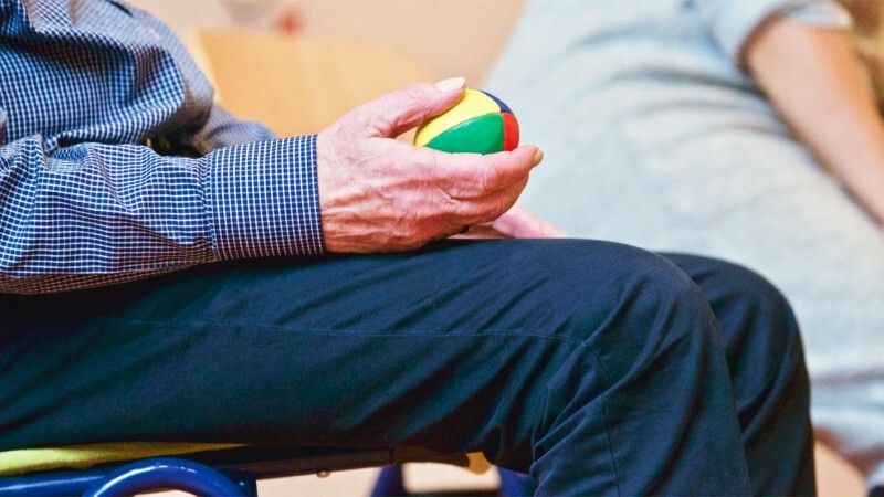 Diputación inicia en el Condado Sur un proyecto de apoyo socioemocional para más de 350 mayores que viven solos