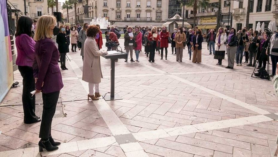 El Manifiesto 8M 2021 o cómo lograr que las mujeres pasen de la obligación de cuidar al derecho a ser cuidadas