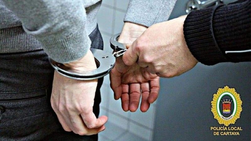 Sorprendido un ladrón por el propietario de una casa en la que robaba en Cartaya