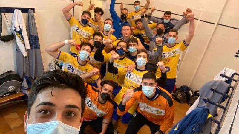 El PAN Moguer completa su pleno de triunfos y pasa como líder a la segunda fase (21-23)