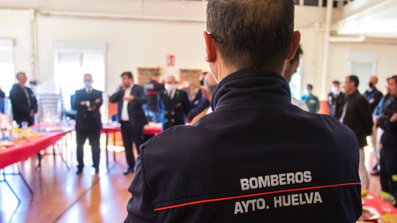 Los bomberos celebran el día de su Patrón tras un año marcado por la bajada de las intervenciones