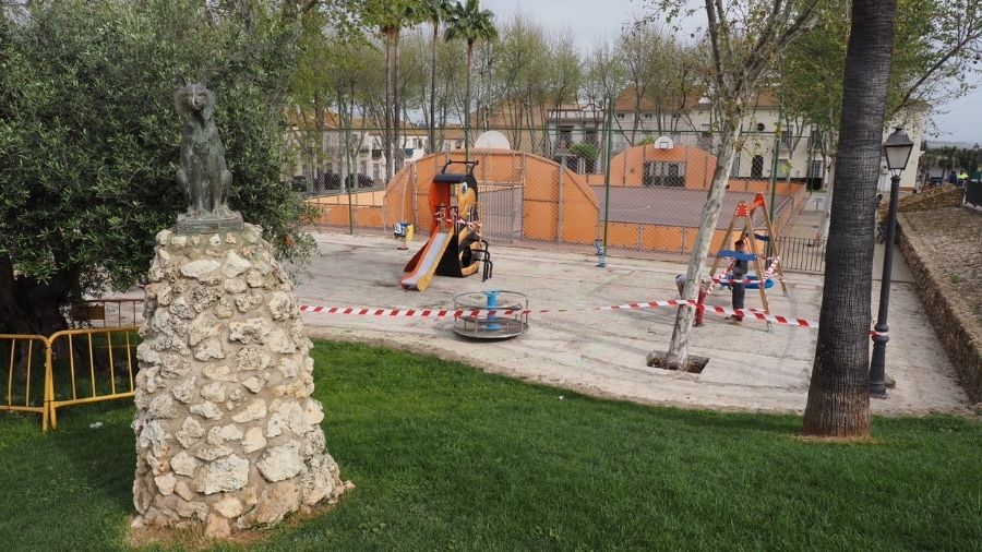 Palos de la Frontera pone a punto sus parques infantiles y zonas de juego 
