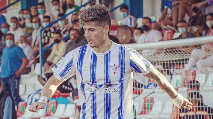 El Bollullos tumba al líder y nueva final para el Atlético Onubense