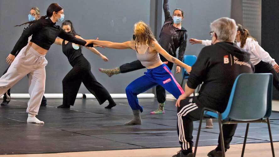 La capital acoge un curso de danza del prestigioso coreógrafo Ramón Oller