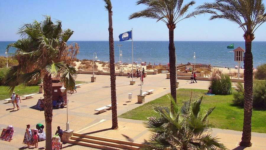 Islantilla renueva la totalidad de su alumbrado público