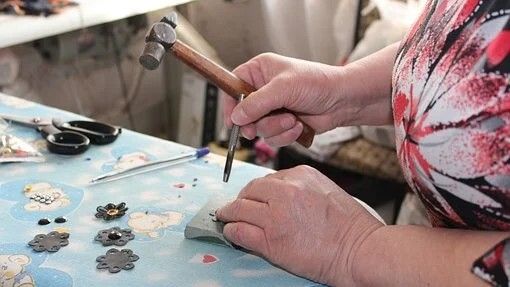 Buscan un costurero/a para trabajar en una boutique de Huelva capital