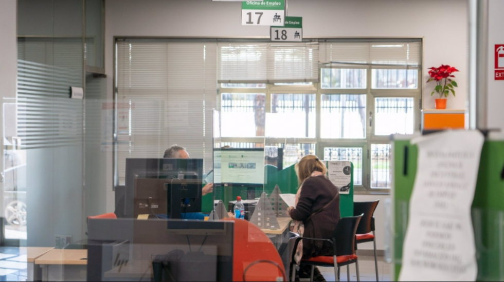 El paro baja en Huelva en 853 personas en el mes de febrero