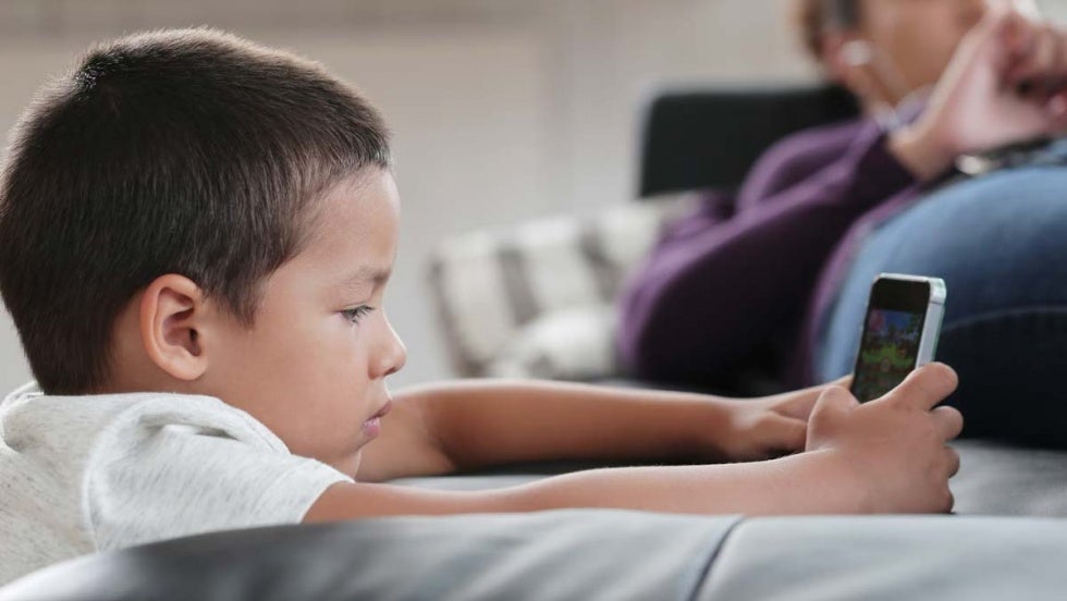 'Mi primer móvil', un taller de la Diputación para tener el 'smartphone' de nuestro hijo bajo control