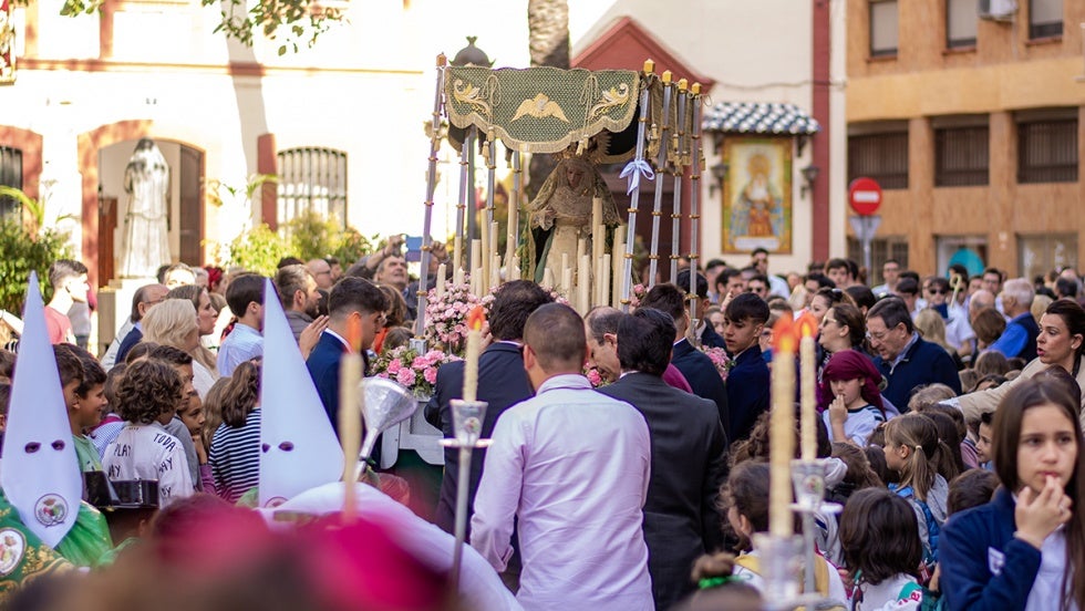 La cantera cofrade toma las calles de Huelva en este Viernes de Dolores