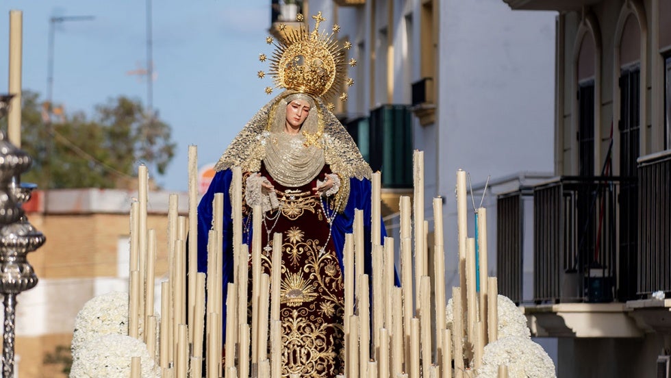 Huelva brinda su corazón a María en un Viernes de Dolores pórtico de la Semana Santa