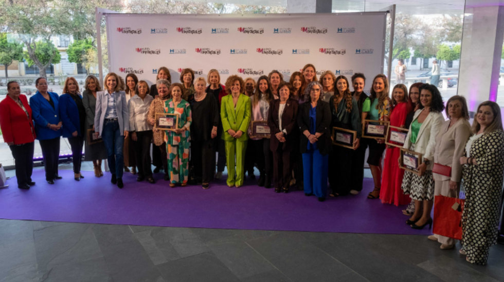 Reconocimiento a 18 'Mujeres Imparables' en la defensa de la igualdad