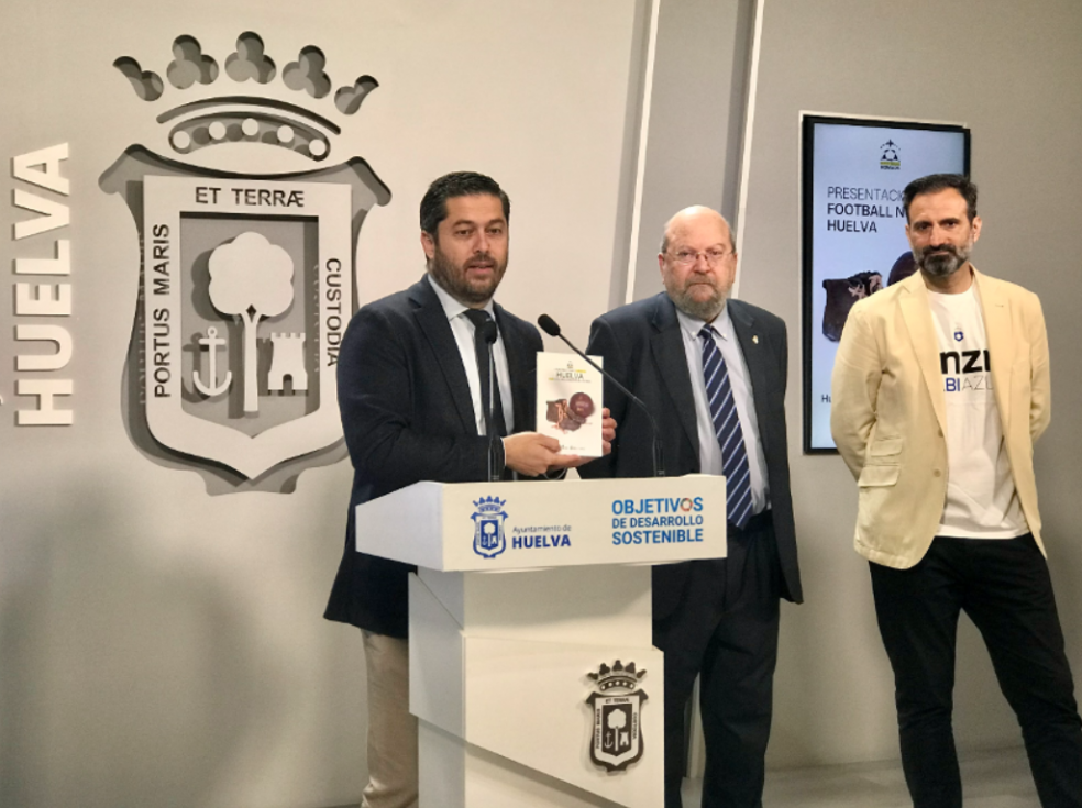 Lanzan la primera guía turística de Huelva dirigida a aficionados al fútbol