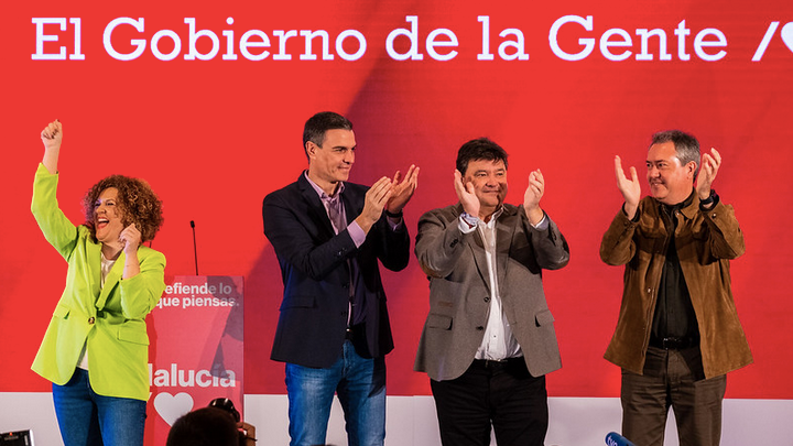 La familia socialista, incluido Pedro Sánchez, arropa a Gabriel Cruz en Huelva