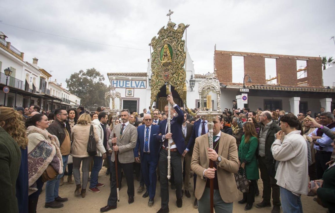 Huelva resplandece en El Rocío